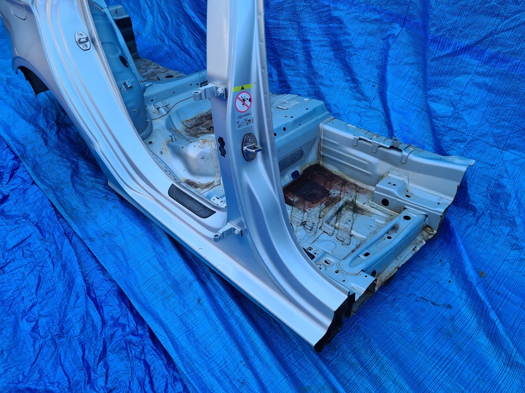 фото №8, Чверть обшивка крила audi a3 s3 8v sedan правий задня lx7w блок двигуна b