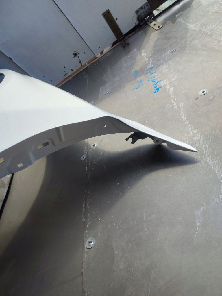 Крыло  левое  aluminiowy bmw 7 g11 g12 03.15-01.19r лак a300 alpineweiss Оригинал