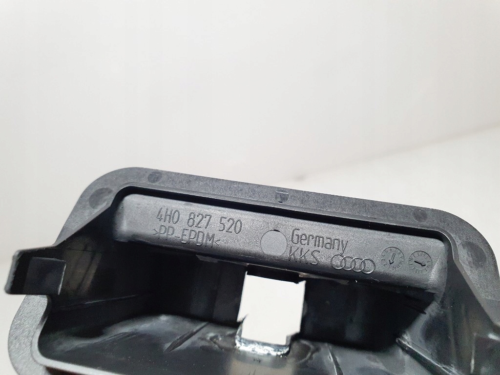 фото №12, Audi a6 c7 4g0 sedan корпус защита крышки замка багажника кронштейн треугольник