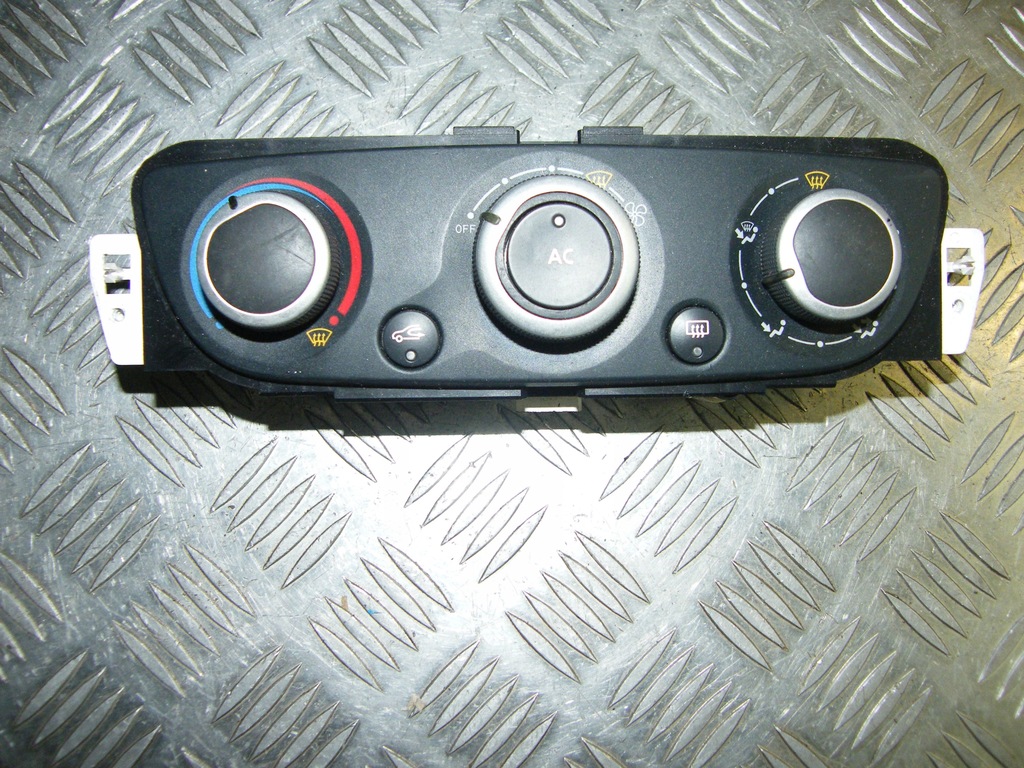 фото №1, Панель кондиционера обдув scenic megane iii