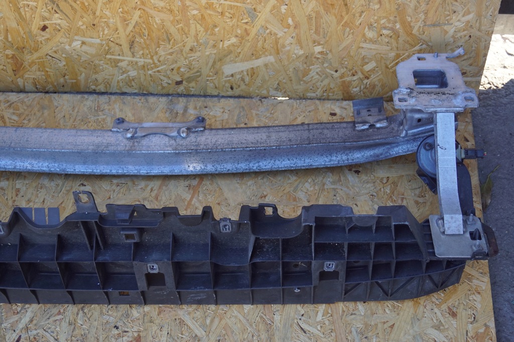 фото №10, Балка бампера перед peugeot 208 i