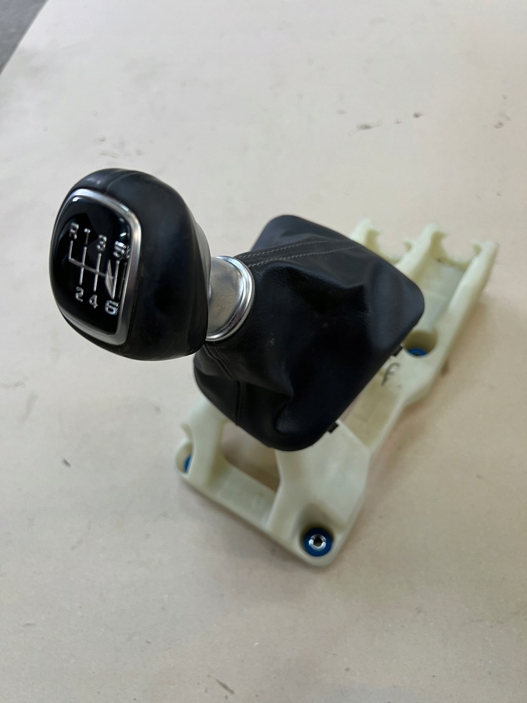 фото №11, Hyundai i30 iii 17- домкрат передач ручка чехол 6 передач