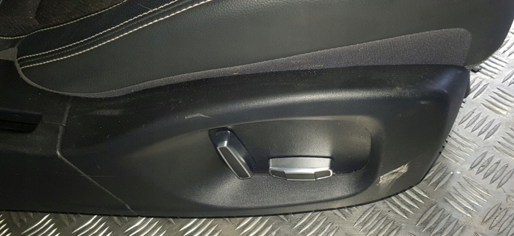 фото №7, Jaguar xf x260 r sport сидіння підігрів заднє сидіння чорні напівшкіра europa kpl