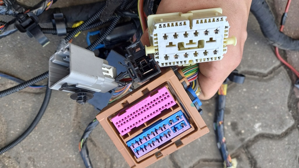 фото №13, Электропроводка жгут кабины volvo v60 10-18r