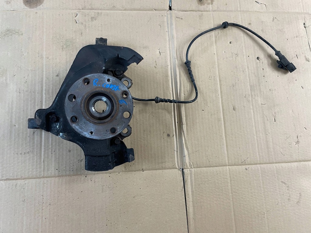 фото №1, Поворотний кулак права opel corsa e 1.2 1.4