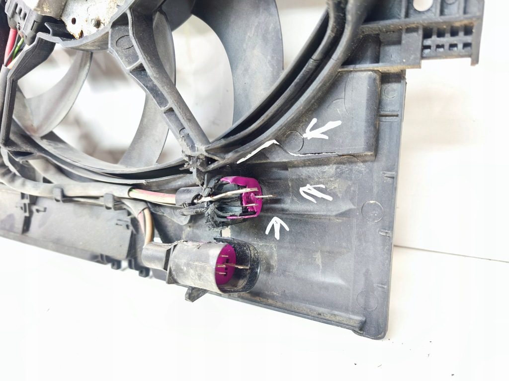 фото №6, Вентиляторы + корпус audi a4 a5 a6 a7 a8 4h0121003n popękana корпус