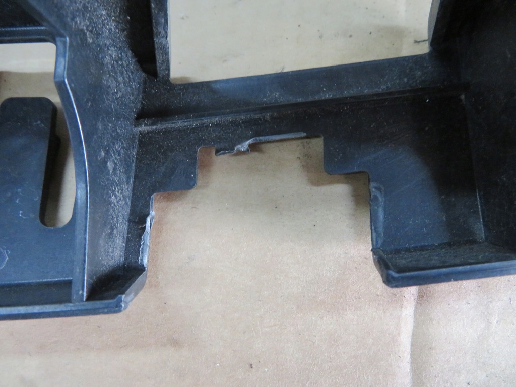 фото №12, Porsche macan направляющая бампера задняя 95b807863b