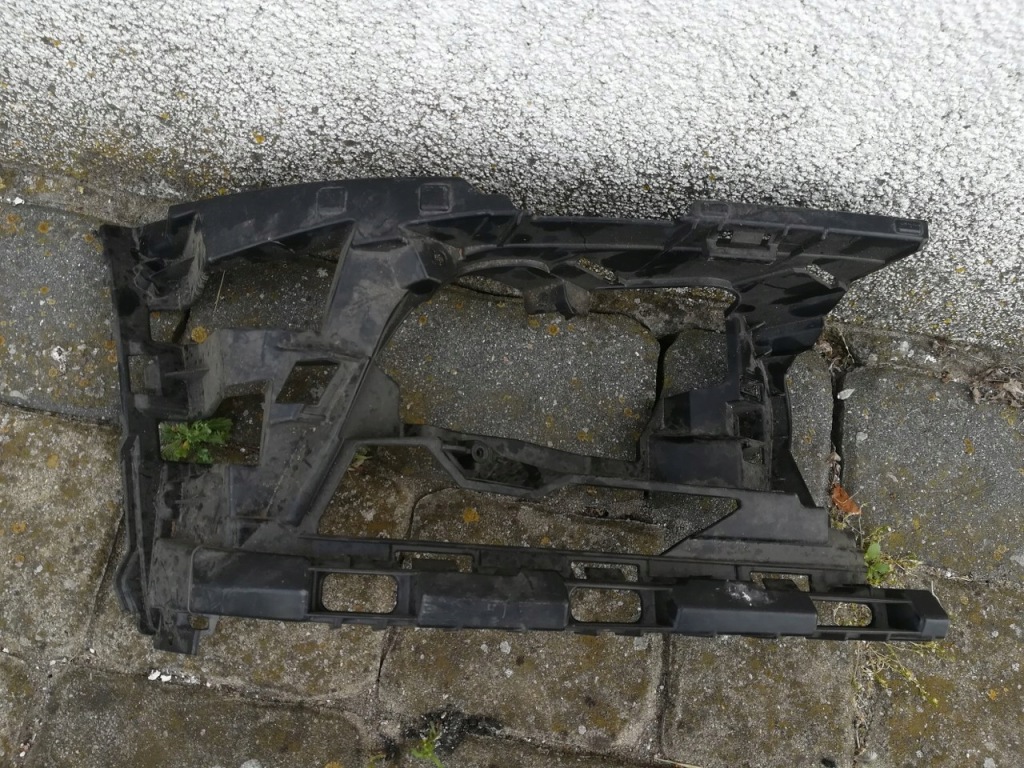 фото №1, Volkswagen vw polo 6c0 кронштейн противотуманная фара правый