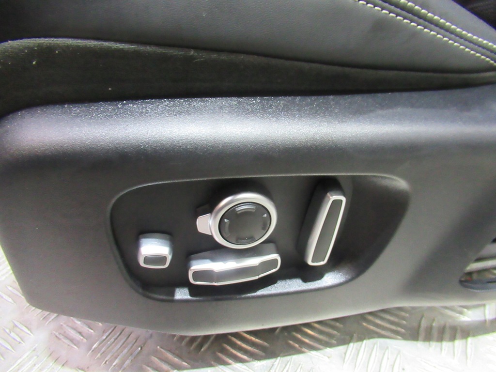 фото №6, Land rover range velar кожа сиденья заднее сиденье обшивки салон полный