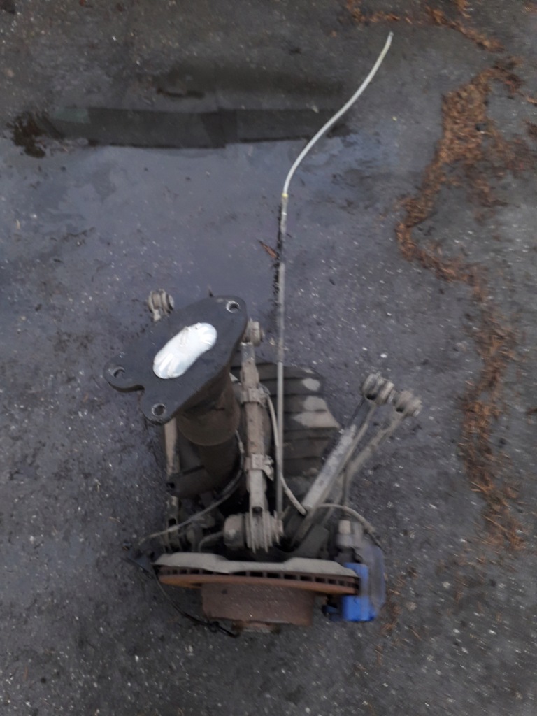 фото №1, Bmw f20 2.0d ступиця колеса поворотний кулак супорт диск важіль правий задня