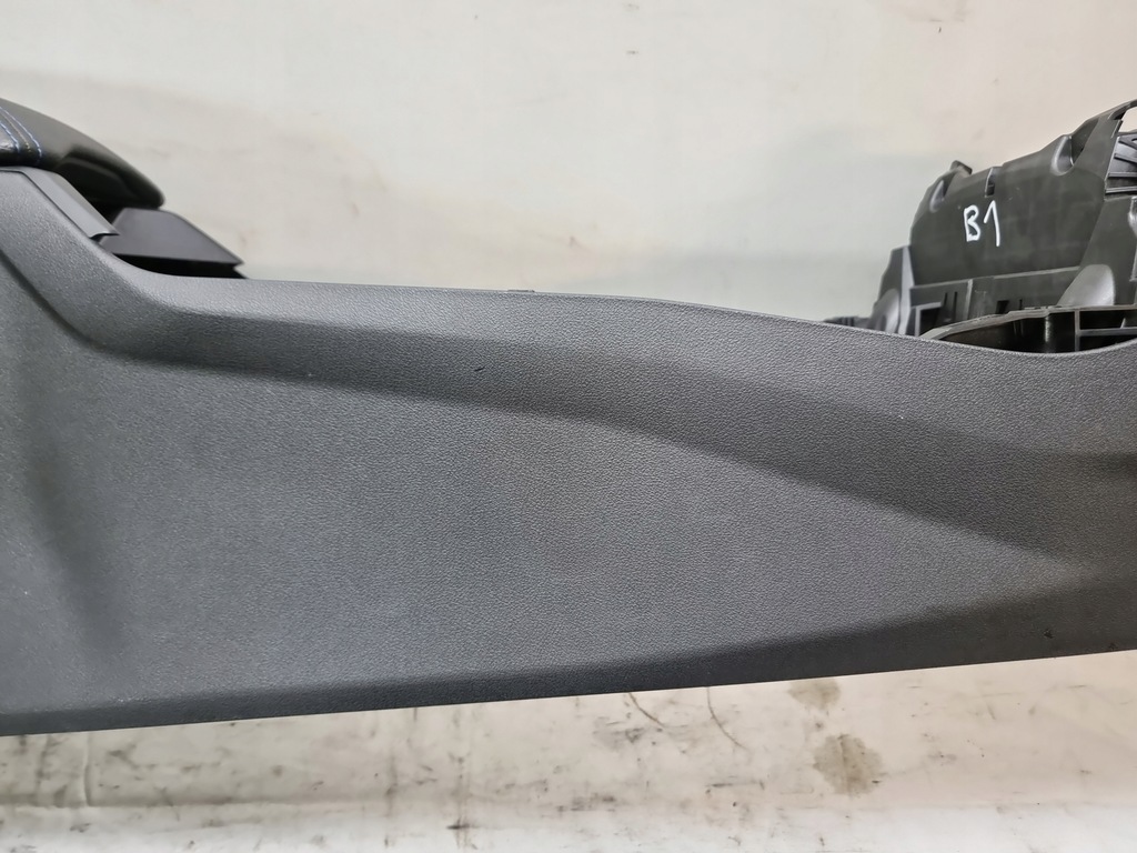 фото №9, Bmw 1 f40 туннель средний niebieska nić