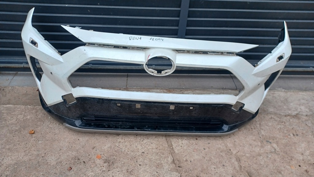 фото №1, Toyota rav4 v бампер передний