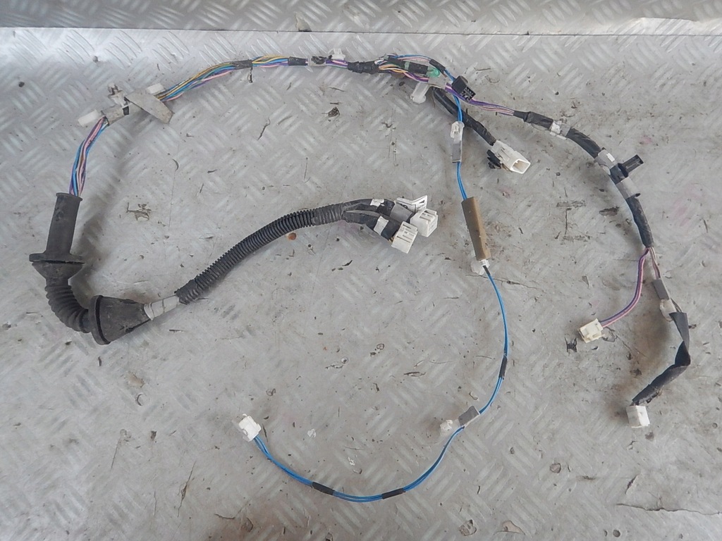 фото №1, Toyota corolla verso ii электропроводка дверь правый