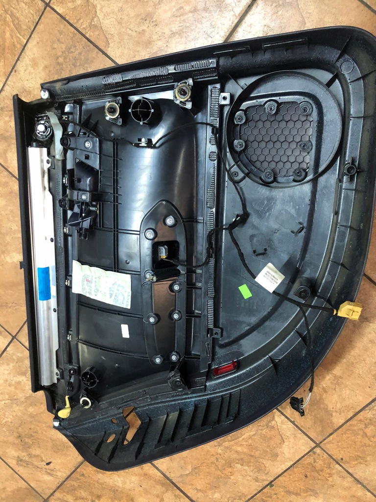 фото №6, Обшивка правий задня audi a4 b7 1.9tdi .anglik