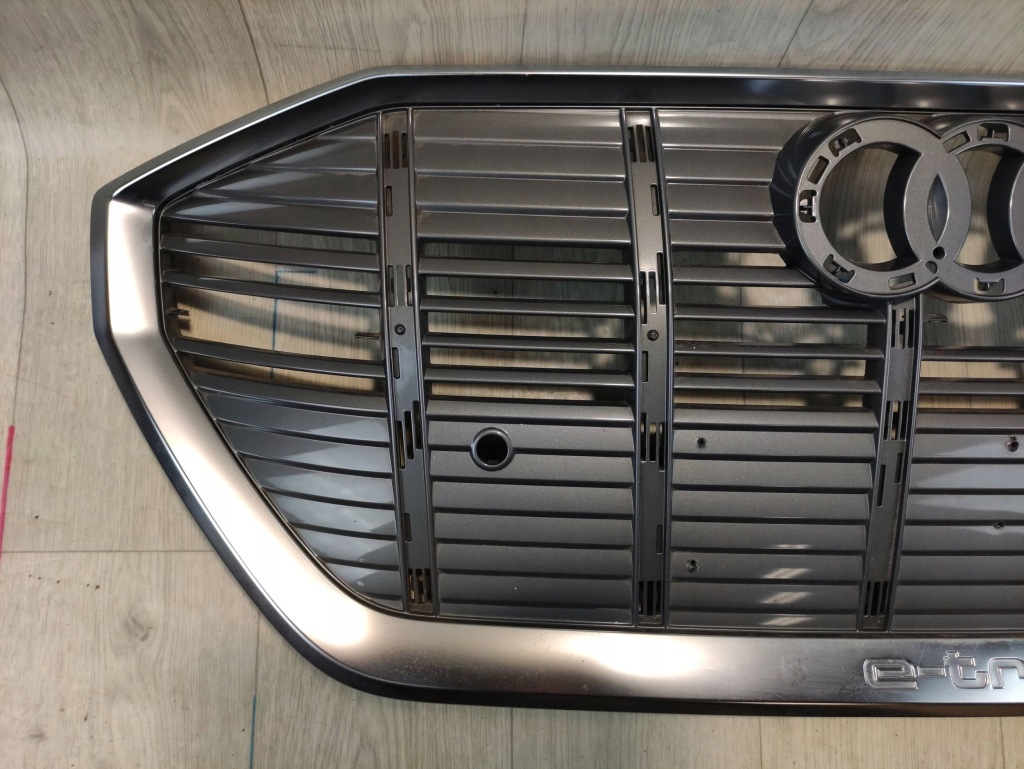 Audi e-tron решітка радіатора решітка  радіатора 4ke853651b Ціна