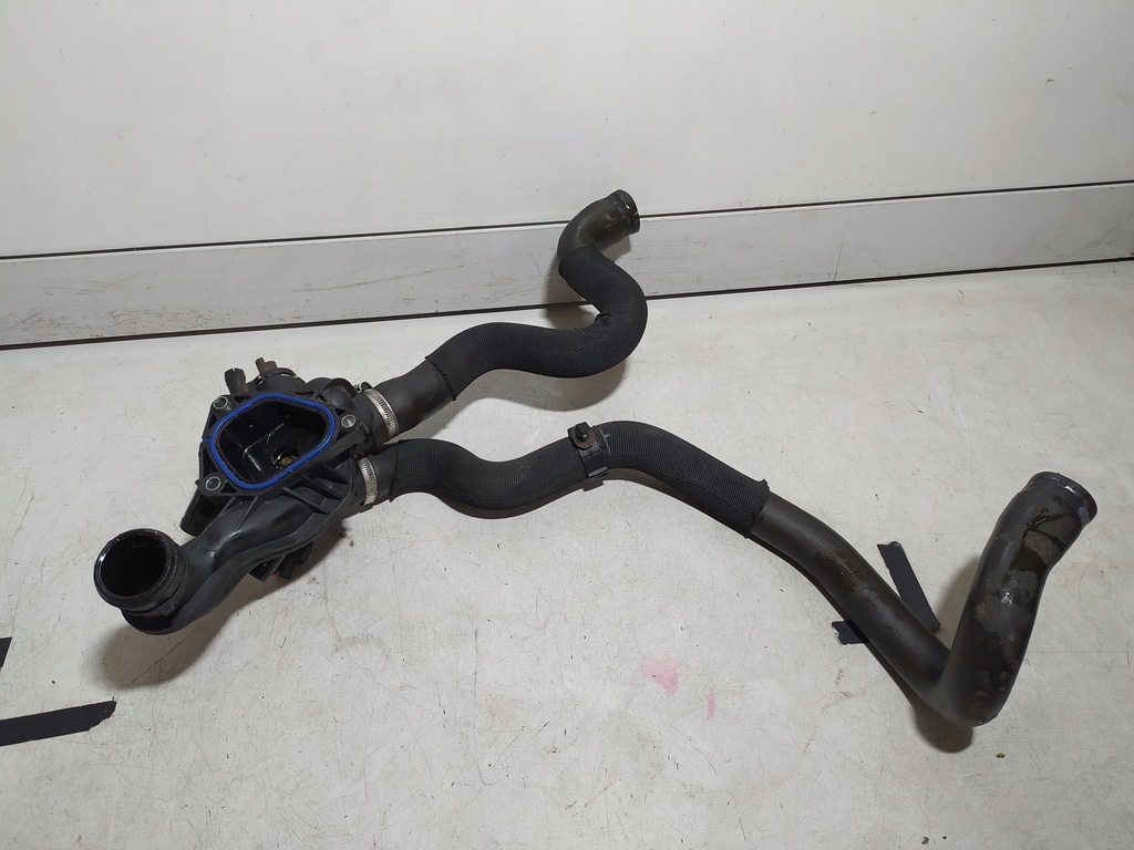 фото №2, Peugeot 3008 корпус термостата труба 1.6 vti