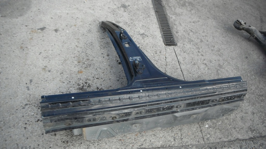 фото №1, Mercedes r w251 c197 2005- порог правый