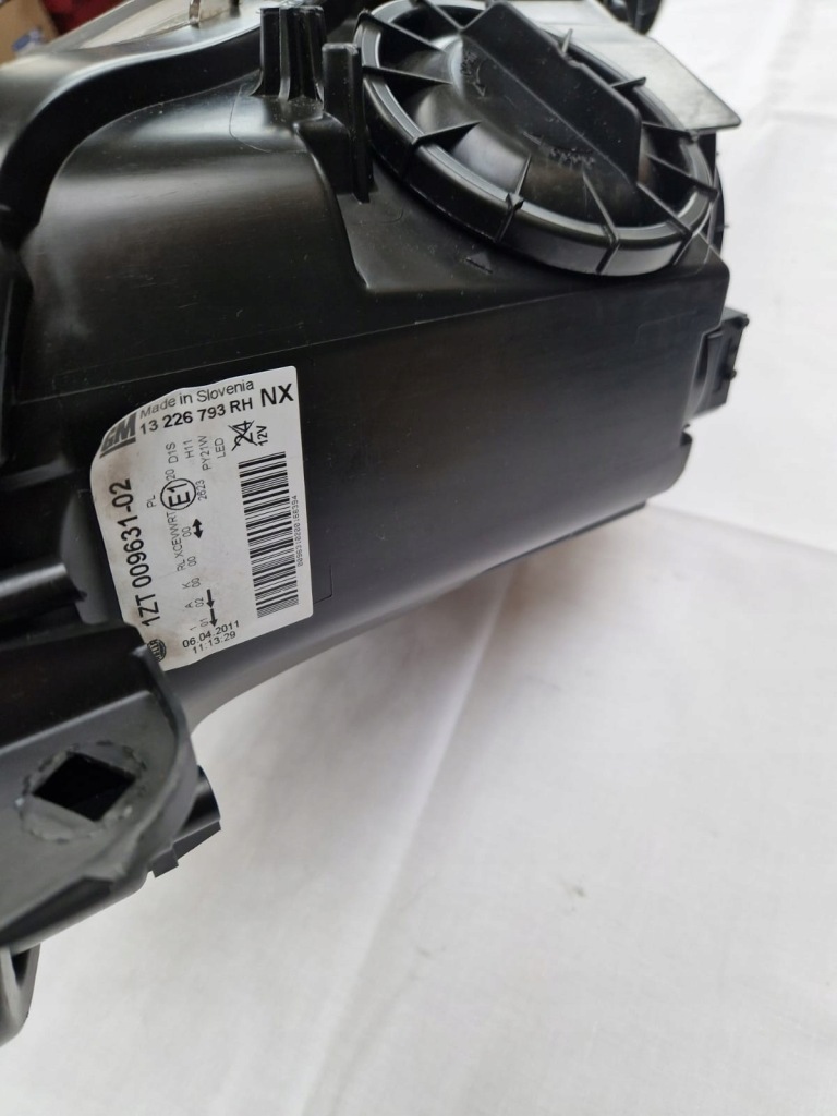 Фара лампа правий перед bi ксенон led opel insignia a оригінальний номер 13226793rh Ціна