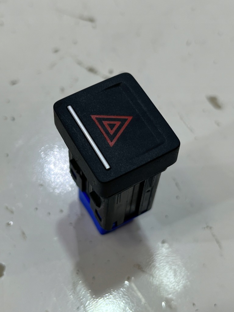 фото №1, Кнопка света аварийных vw golf vii