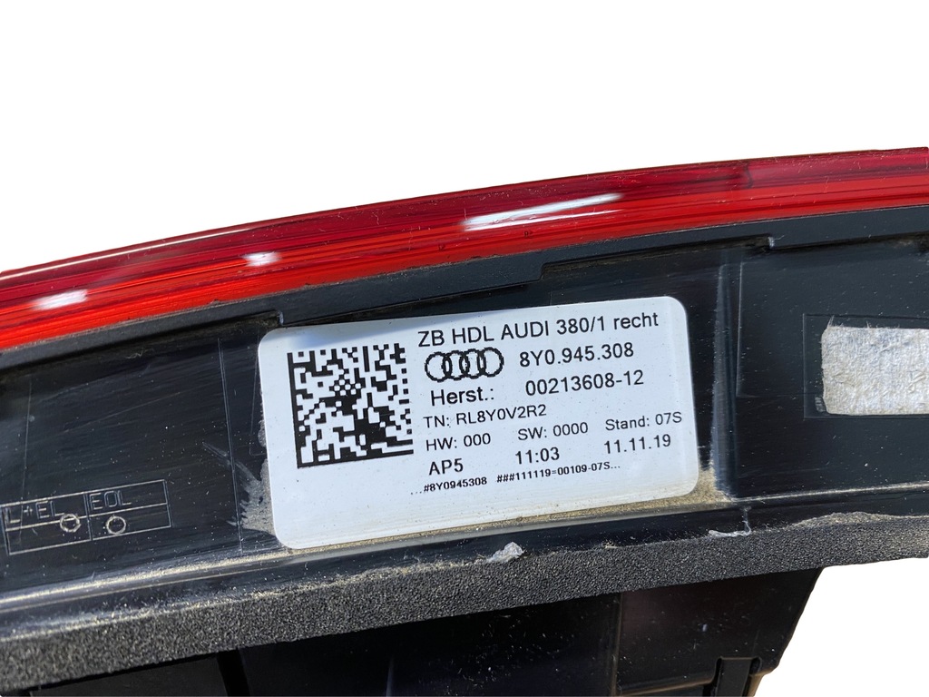 фото №3, Audi a3 8y лампа правая led задняя 8y0945308