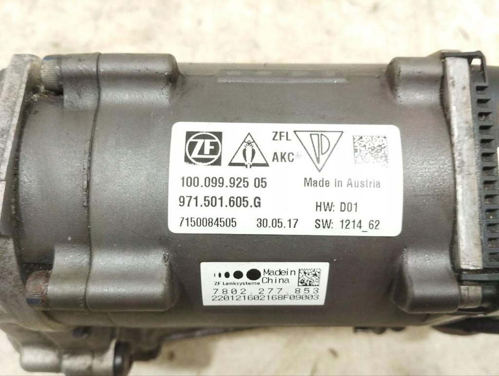 фото №13, Porsche panamera 971 2018 колонки кермові