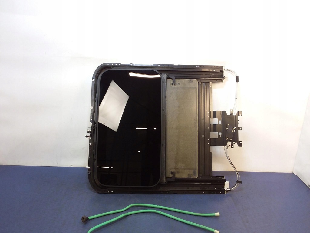 фото №1, Audi a8 d4 люк панорама 4h0877041