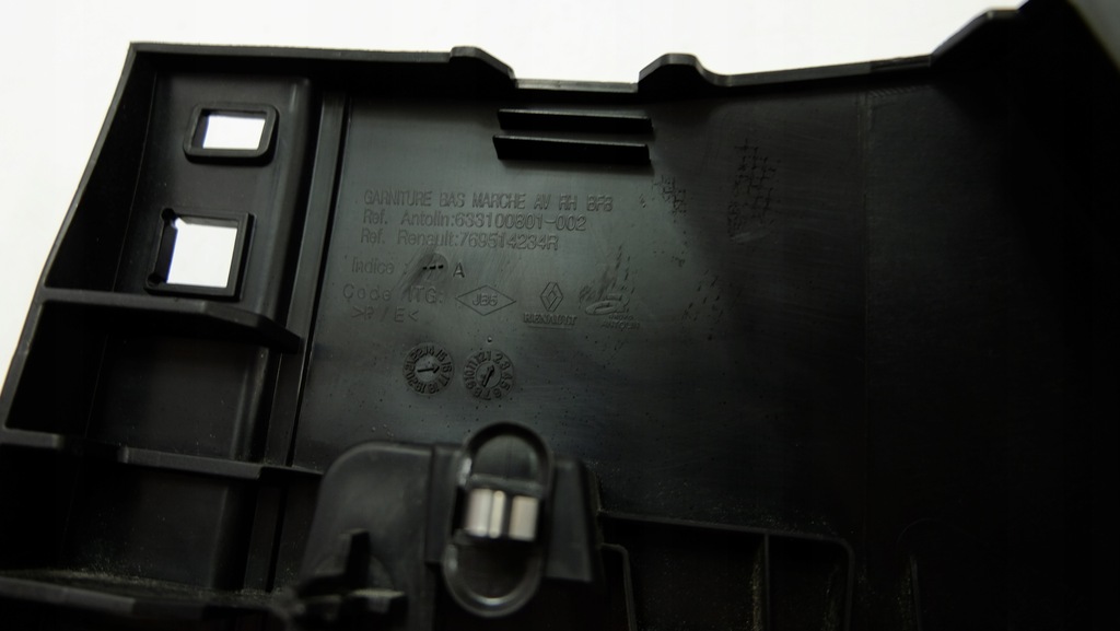 фото №8, Renault megane iv молдинг защита порог правый перед 769514234r