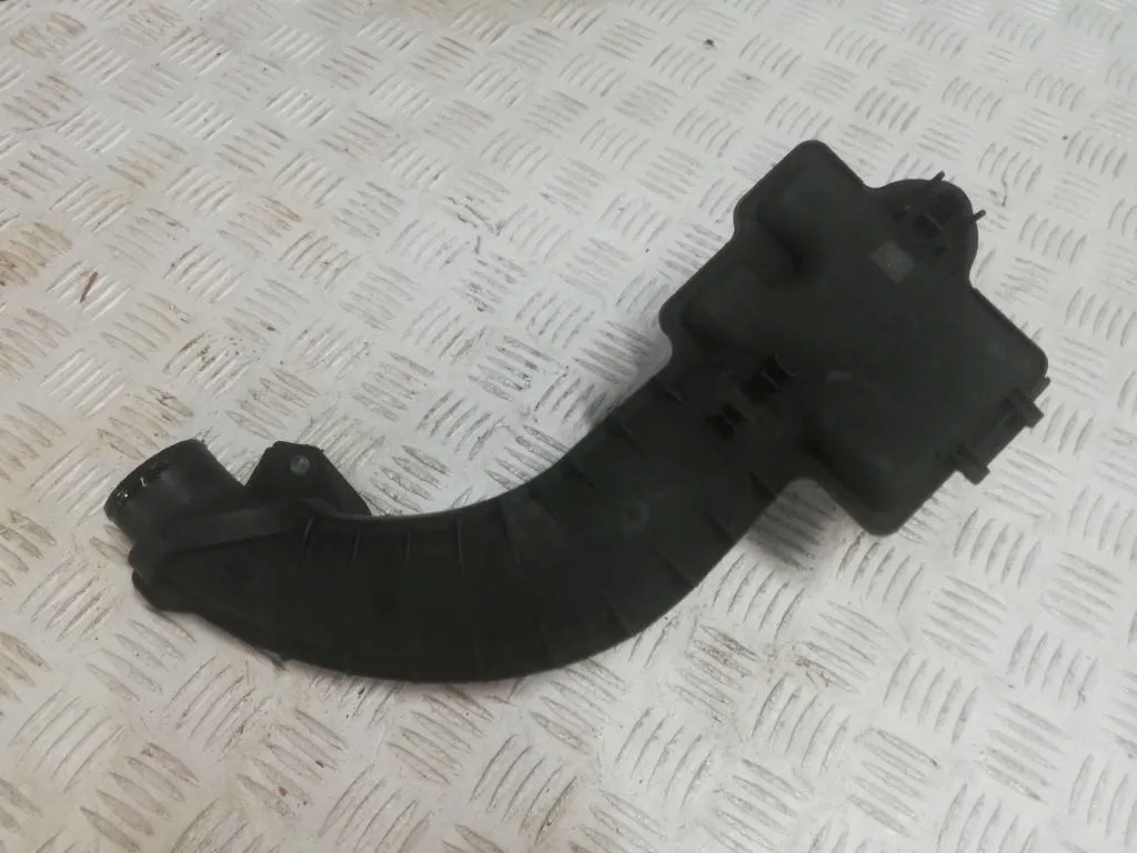 фото №1, Megane iii 1.4 tce шланг воздуха 14460002r