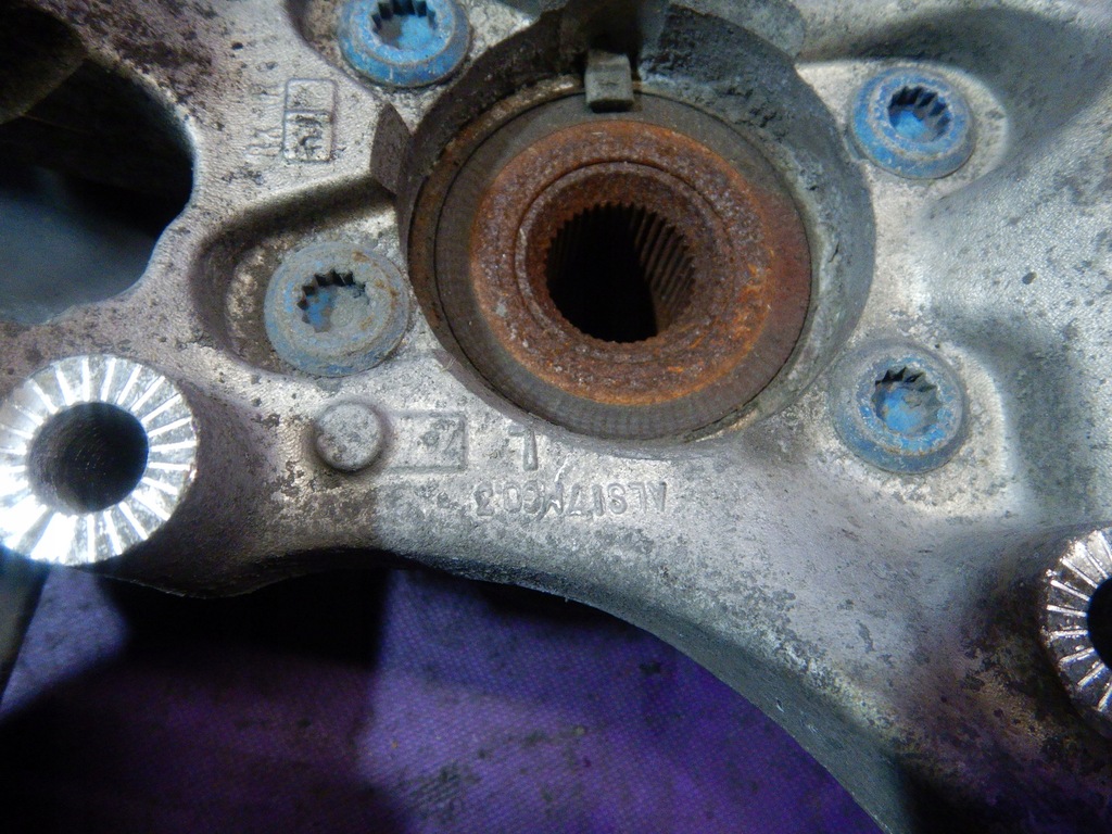 фото №6, Audi a8 d3 4,0tdi поворотный кулак задняя левая датчик abs