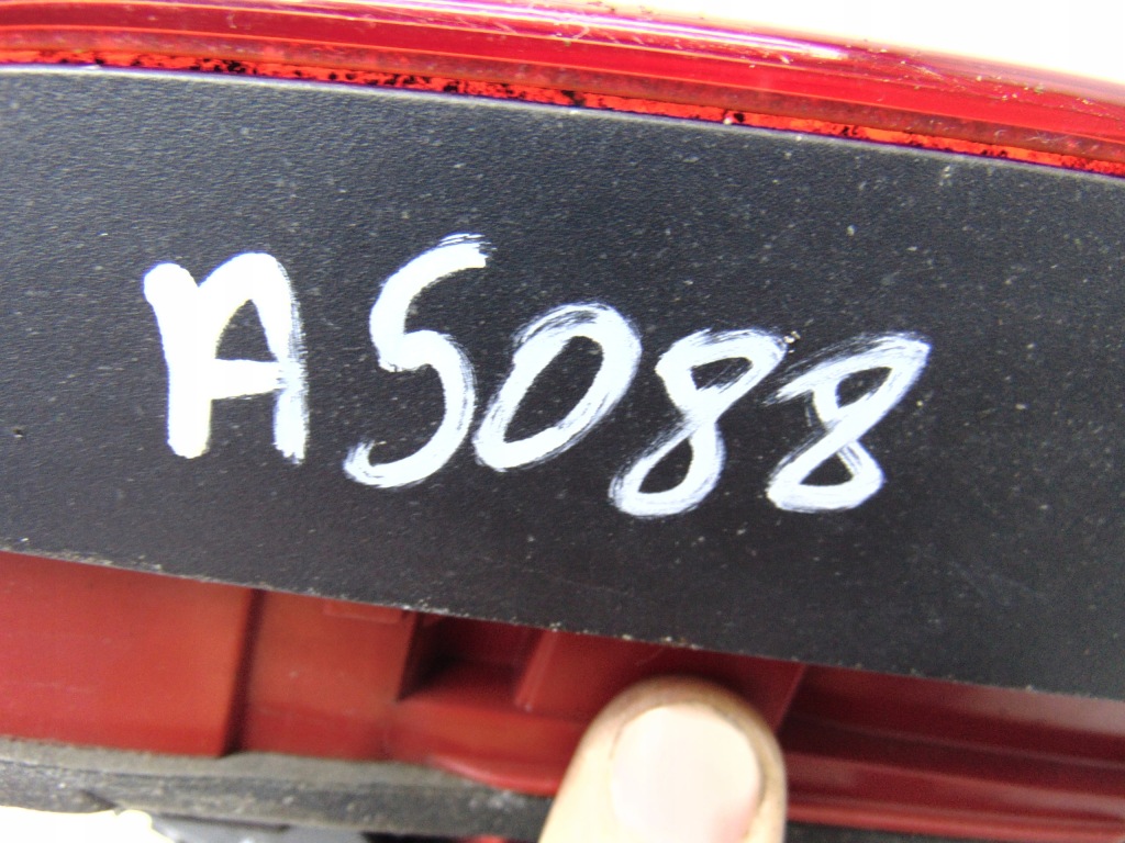 Лампа ліва задній w кришка audi a4 b8 рестайлінг  8k5945093aa Зі Шроту