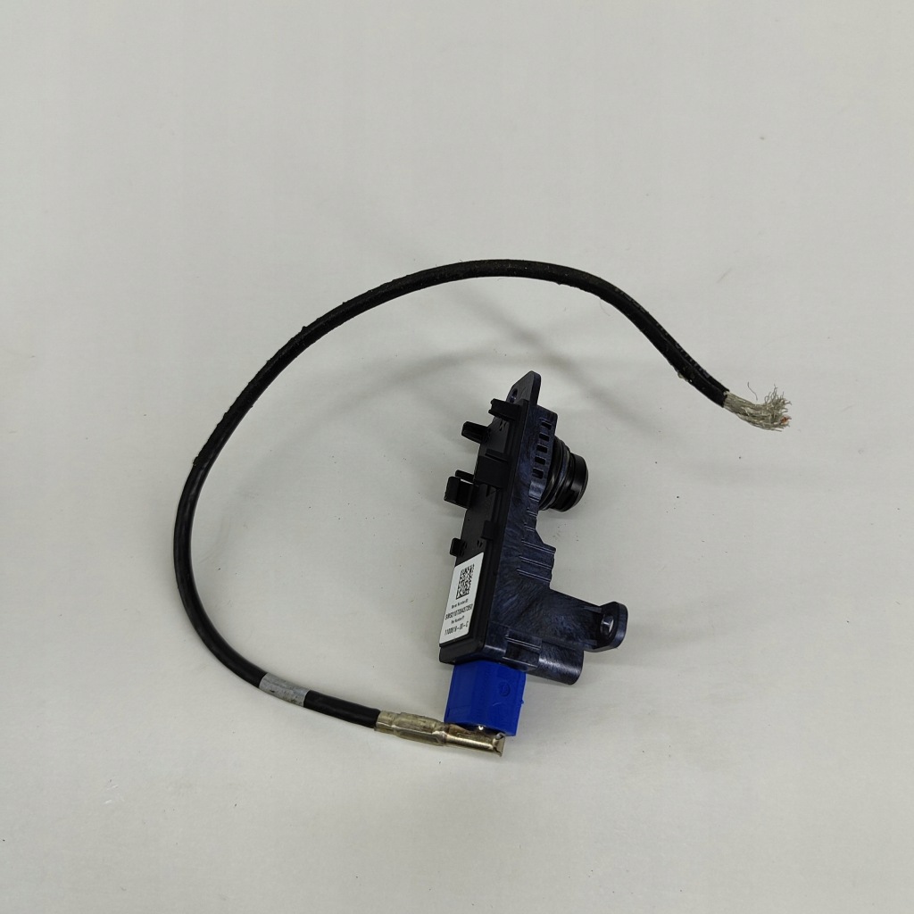 Tesla model 3 2021 правая сторона камера на крыле боковой Недорого