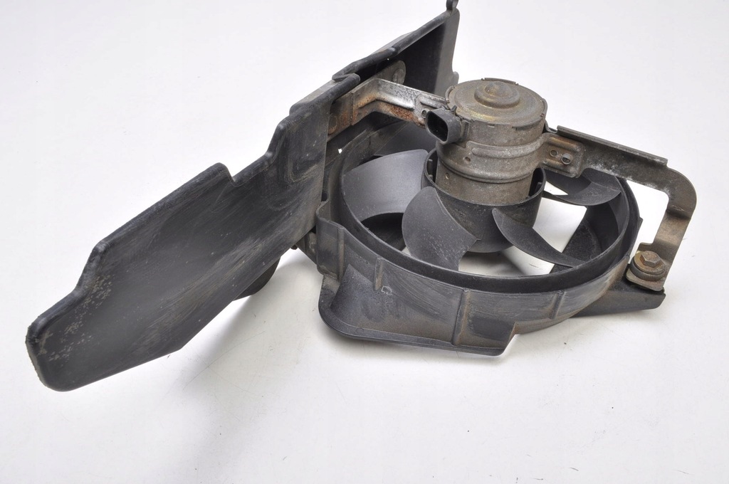 фото №6, Porsche boxster 986 2.7 вентилятор радиатора корпус 98662403601