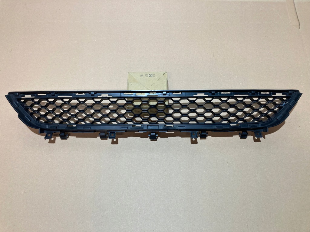 фото №1, Решітка бампера середня jaguar f-pace