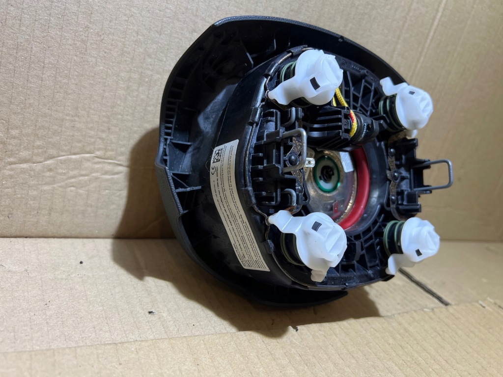 Audi a4 b8 рестайлінг  подушка повітряна подушка безпеки водія 4 спицевий 8k0880201ac Оригінал