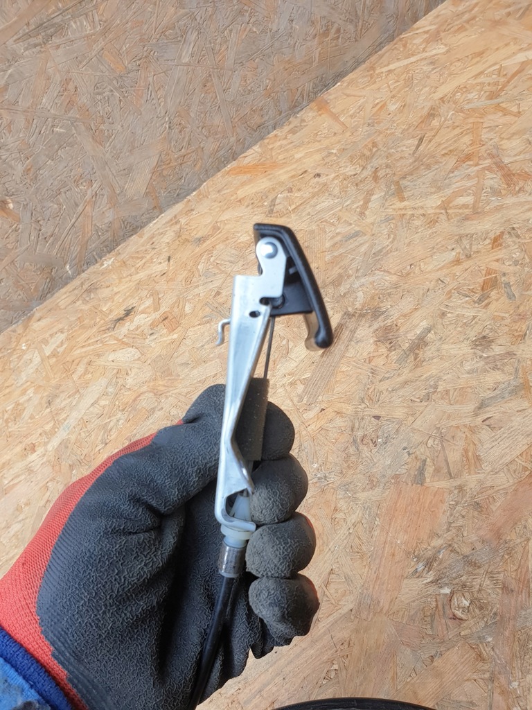 фото №7, Infiniti qx70 трос тягa відкривання капот