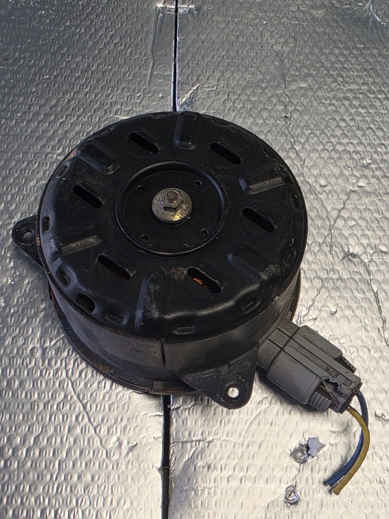 фото №1, Toyota yaris iii двигун вентилятора радіатора