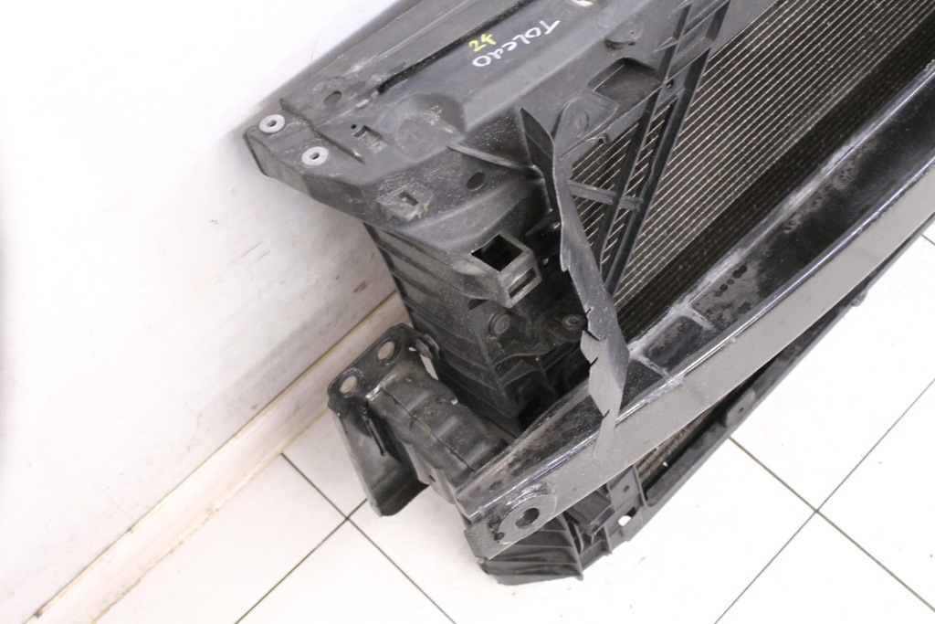 фото №4, Seat toledo iv 1.6 tdi 12r- pas передний радиатор