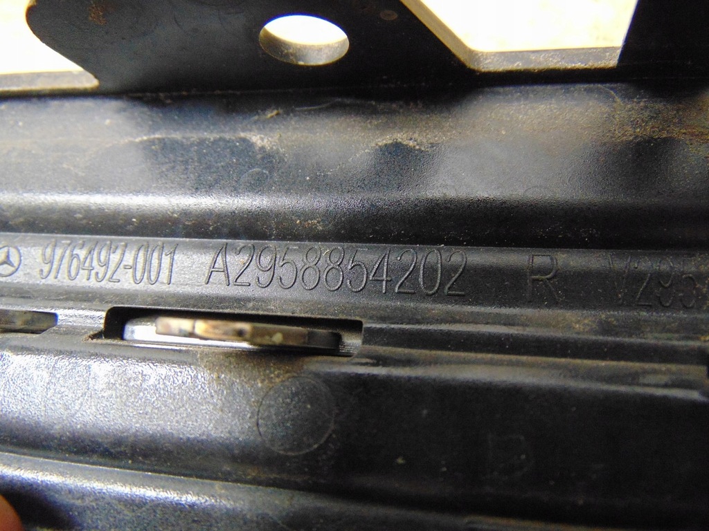 фото №13, Решётка w бампер правая задняя mercedes eqe 295 a2958854202