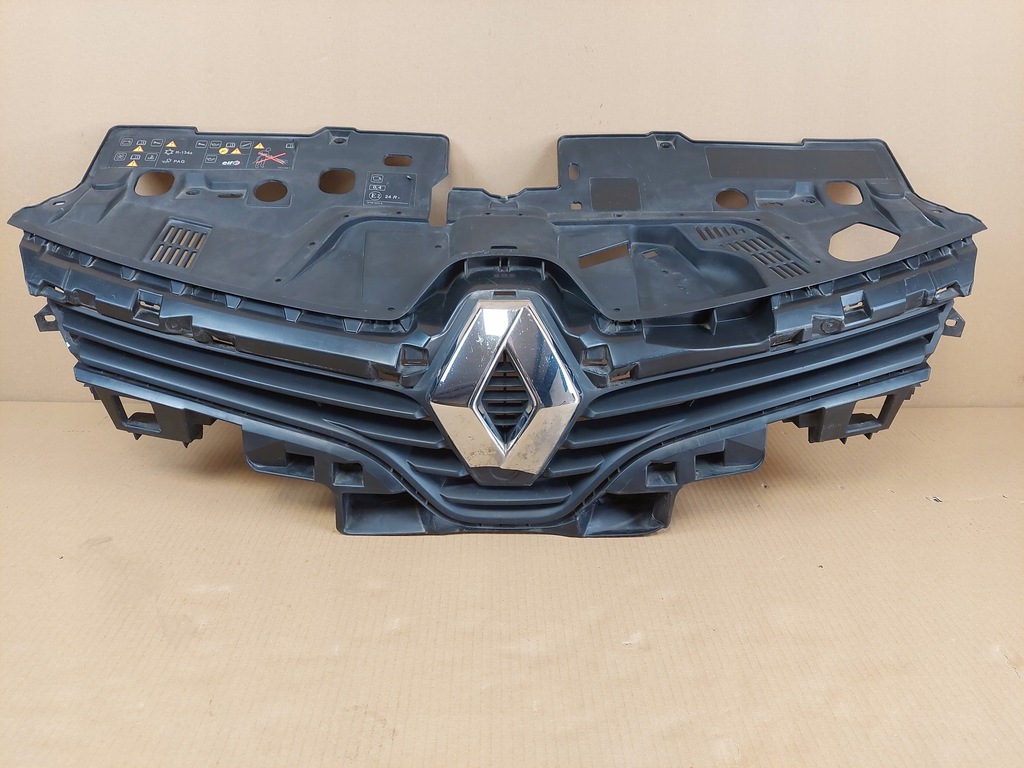 фото №1, Renault clio iv решётка радиатора решётка радиатора передний бампера 622562397r