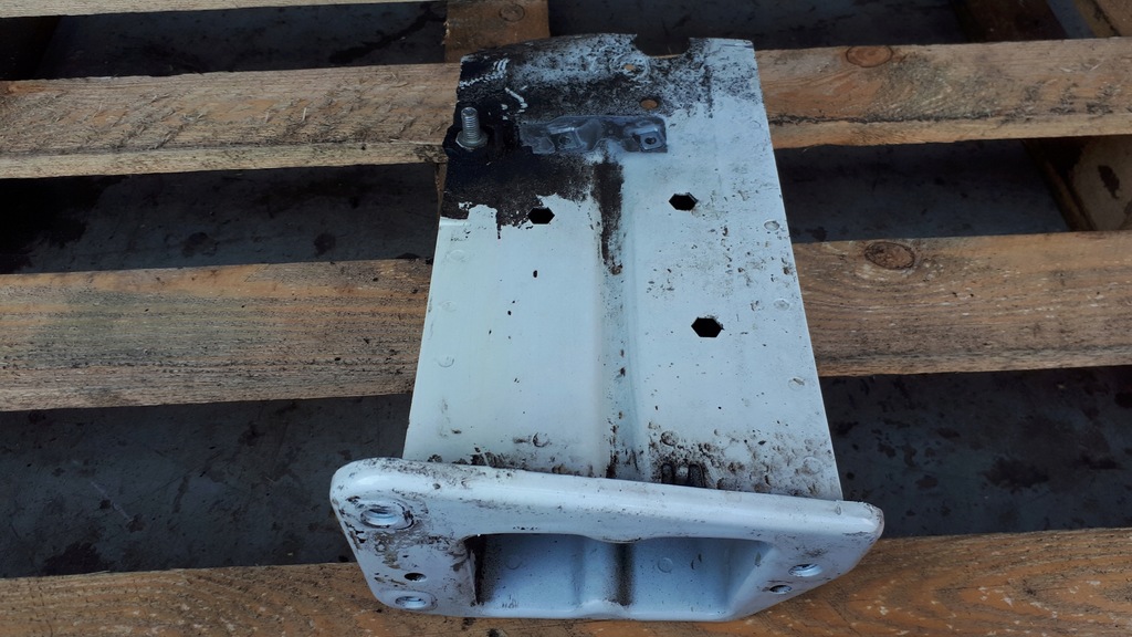 фото №7, A4 b8 s4 лонжерон наконечник правый правая перед ly9c