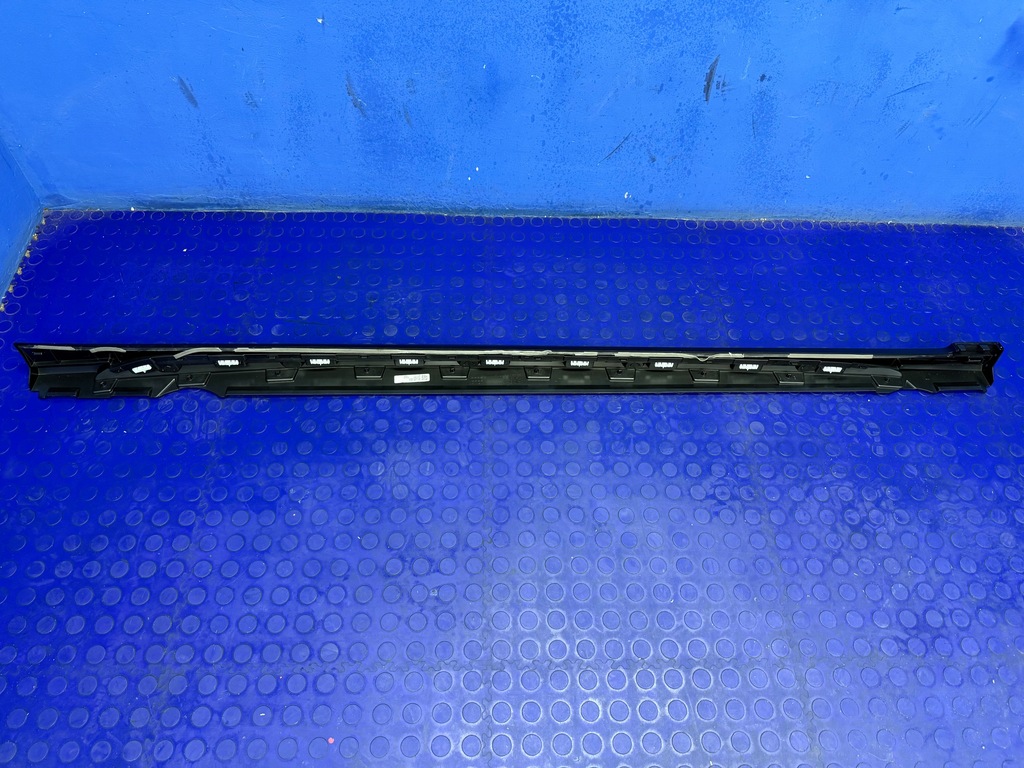 фото №10, Audi a3 s3 8y ly9t левая накладка молдинг порог оригинал 8y0853855a карбон