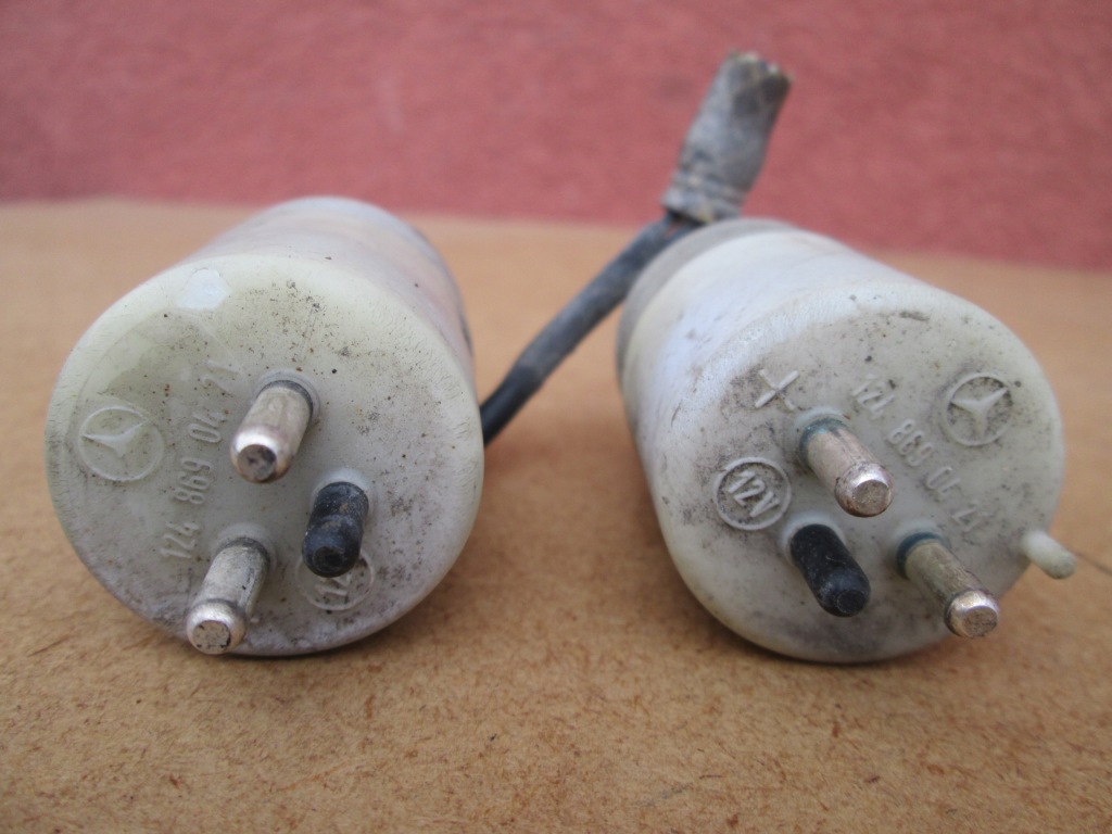 фото №1, Mercedes e w124 помпа омивача w126 1248690421