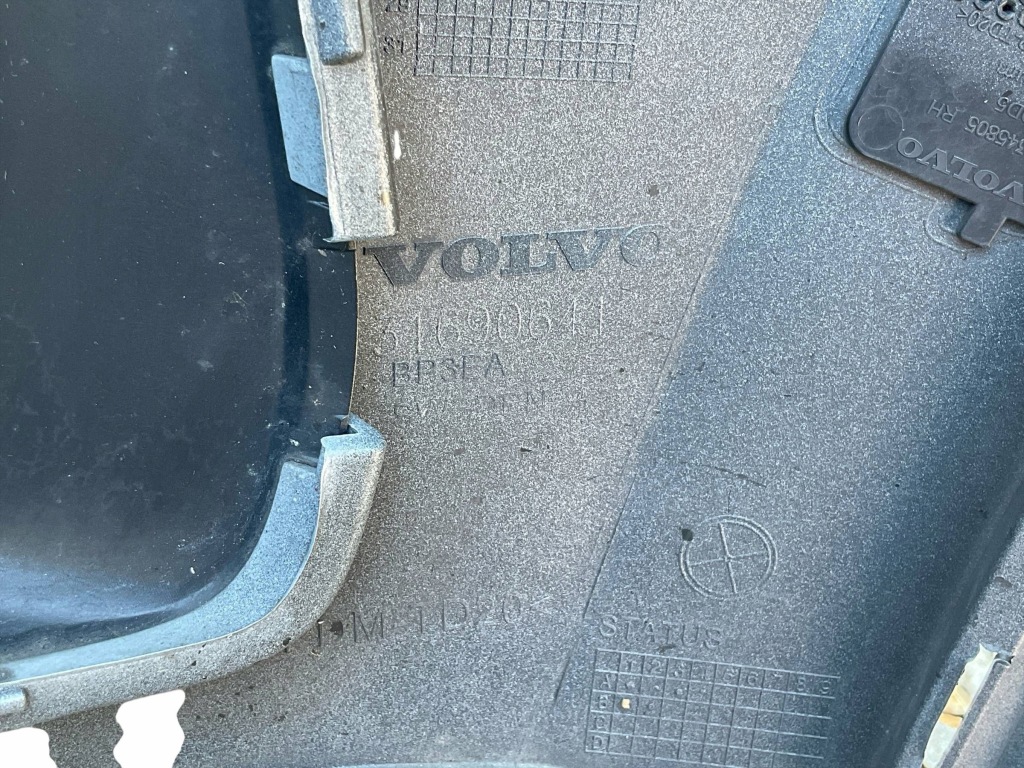 Бампер, решітка , решітка радіатора, ґрати volvo xc-90 рестайлінг  r-design 276. Київ