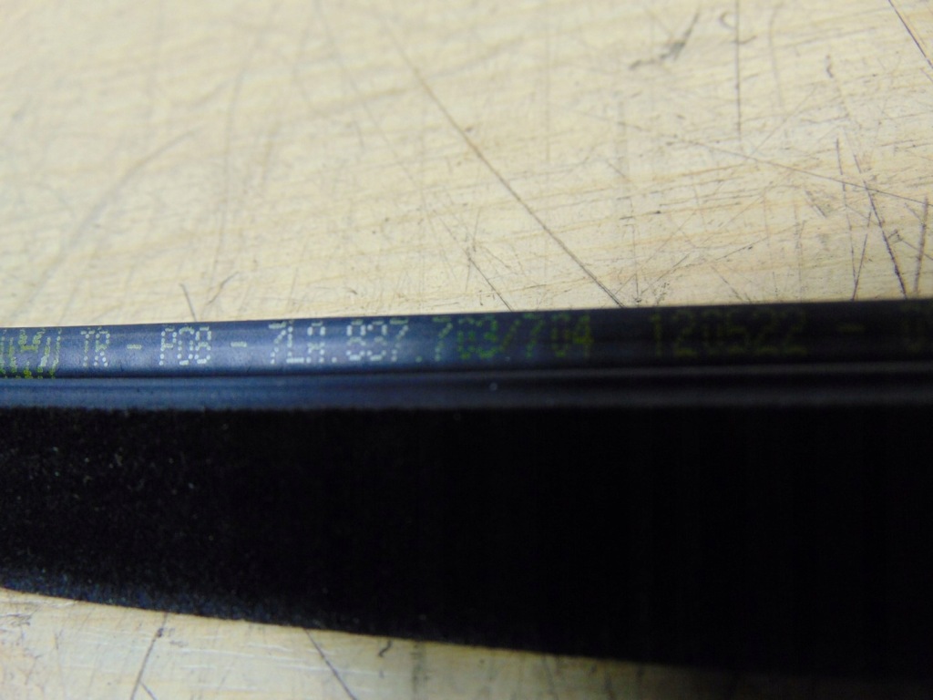 фото №10, Молдинг уплотнитель левый перед vw transporter t6