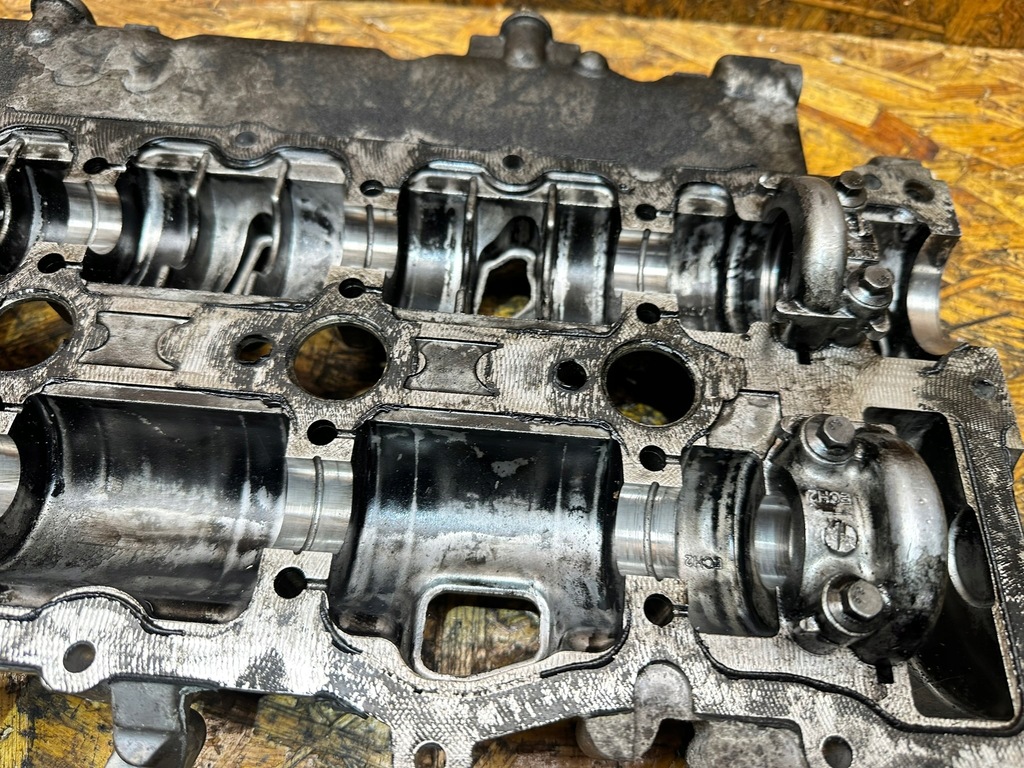 фото №6, Крышка клапанов master iii 2.3 dci 130c07155r