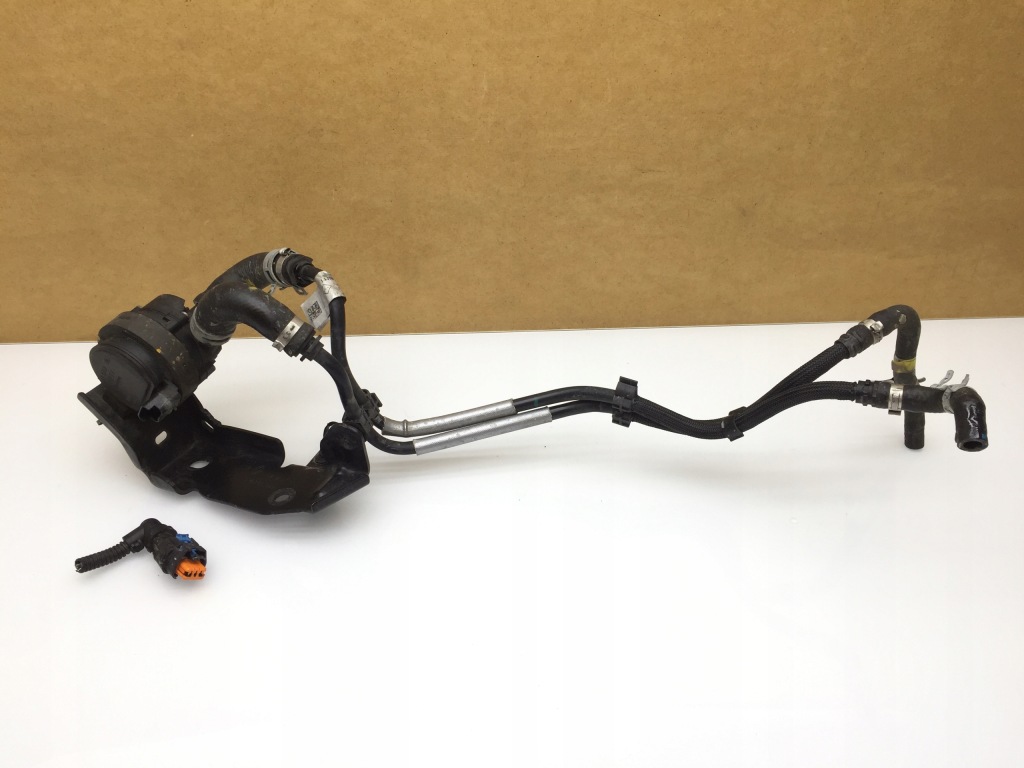 фото №1, Renault clio v 1.0 tce насос кронштейн шланг wody