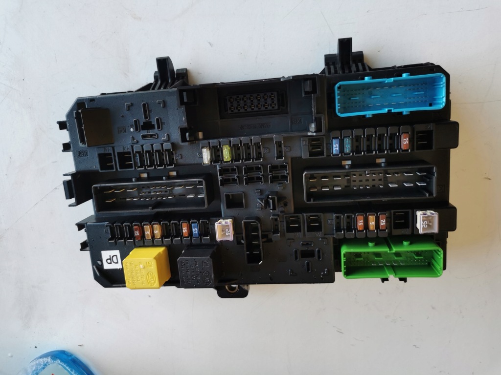 фото №1, Коробка модуль bsi astra h zafira b 13181278