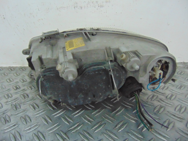 фото №3, Alfa romeo 147 фара правый