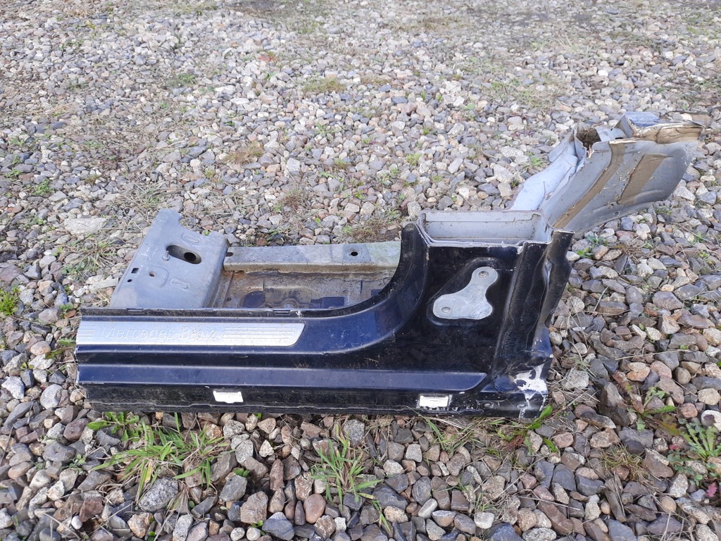 фото №1, Mercedes w246 блок двигателя порог правый