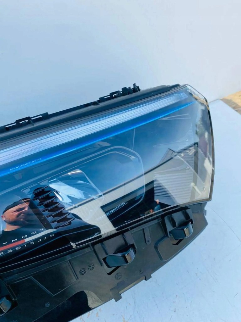 фото №12, Mercedes-benz eqb 2021 середина лампы передние / комплект